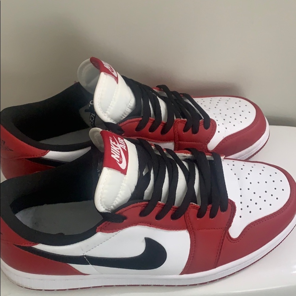 Jordan1 retro Chicago